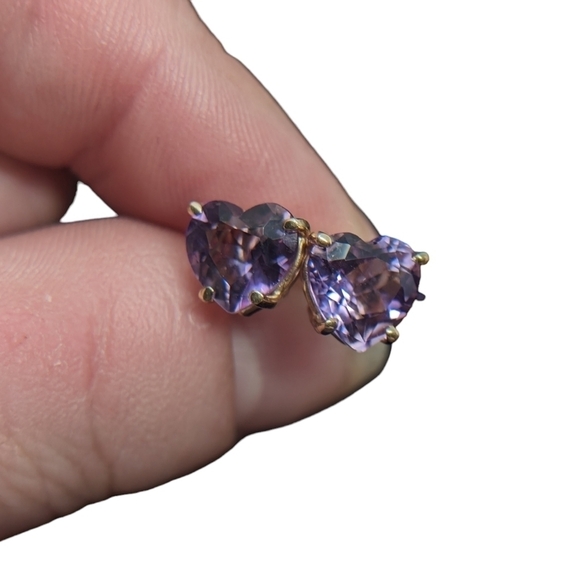 14k Solid Gold 8x8mm Heart Shaped Amethyst Stud Earrings - Picture 10 of 17